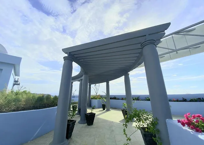 Lovely 2- Br Condo
