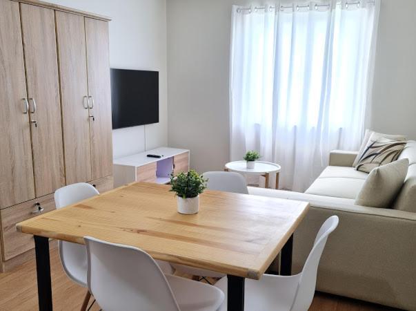 Apartment Lovely 2- Br